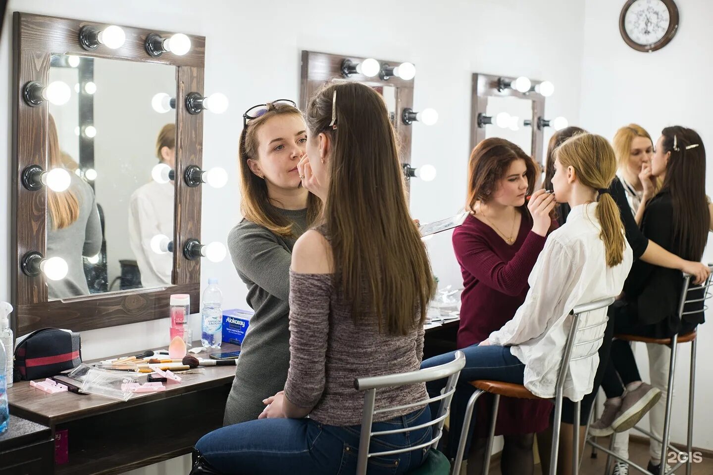 Обучение макияж визажист. Профессия макияж. Визажист для себя. Макияж. Обучение макияж визажист.