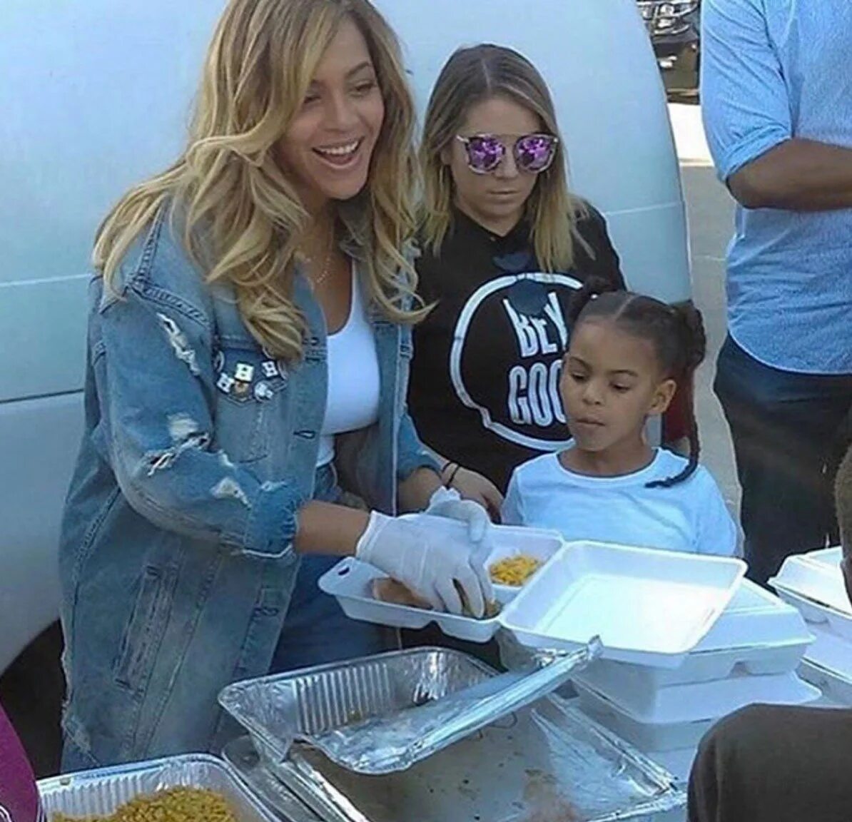 Beyonce daughter. Бейонсе с дочкой 2022. Айви дочь Бейонсе. Бейонсе с дочкой 2013. Блю Айви дочь Бейонсе.