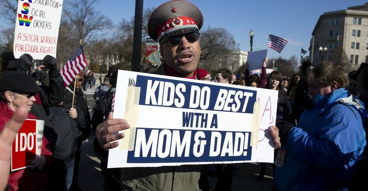 Homophobia. Стоп гомофобия. Homophobic Flag. Anti LGBT protests USA. Out members