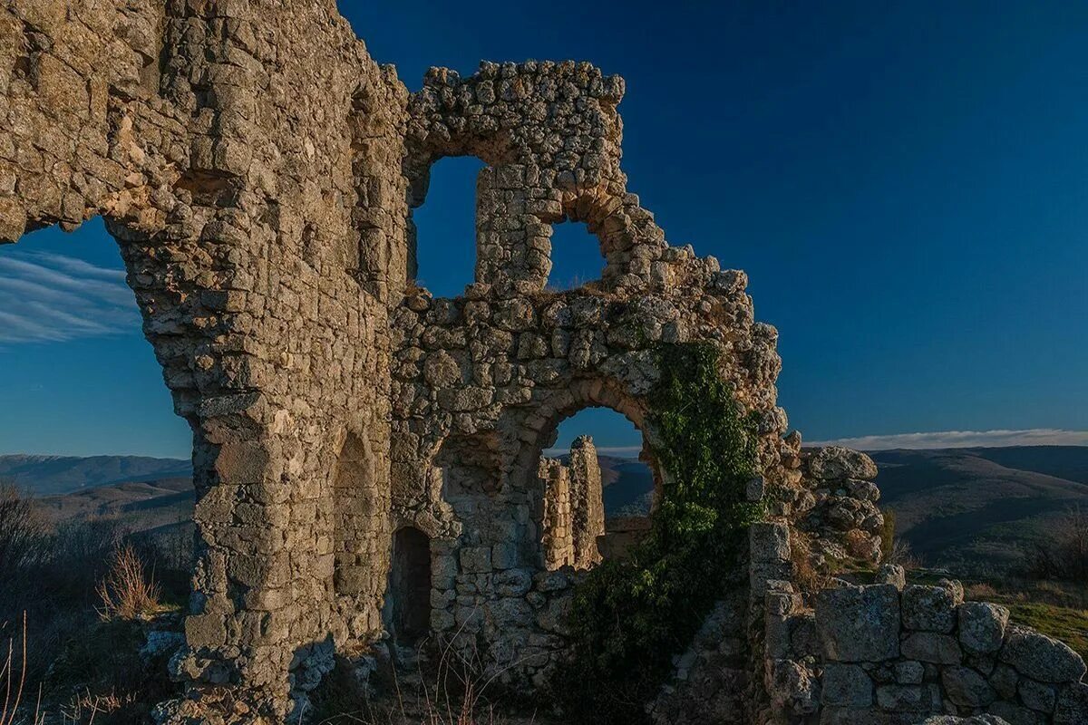 Экскурсии по крыму из симферополя однодневные. Симферополь черное море. Храм солнца ласпи. Экскурсии по крыму из симферополя однодневные. Походы с детьми в крыму.