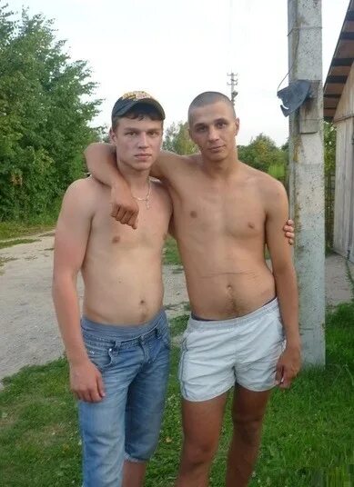 Простой парень. Деревенский парень. Молодые спортивные парни. Видео русский пацан. Русские пацаны в парилке.