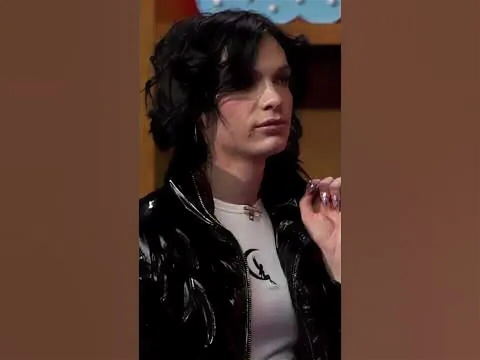 Девушка пришла к трансам. Девушка пришла к трансам