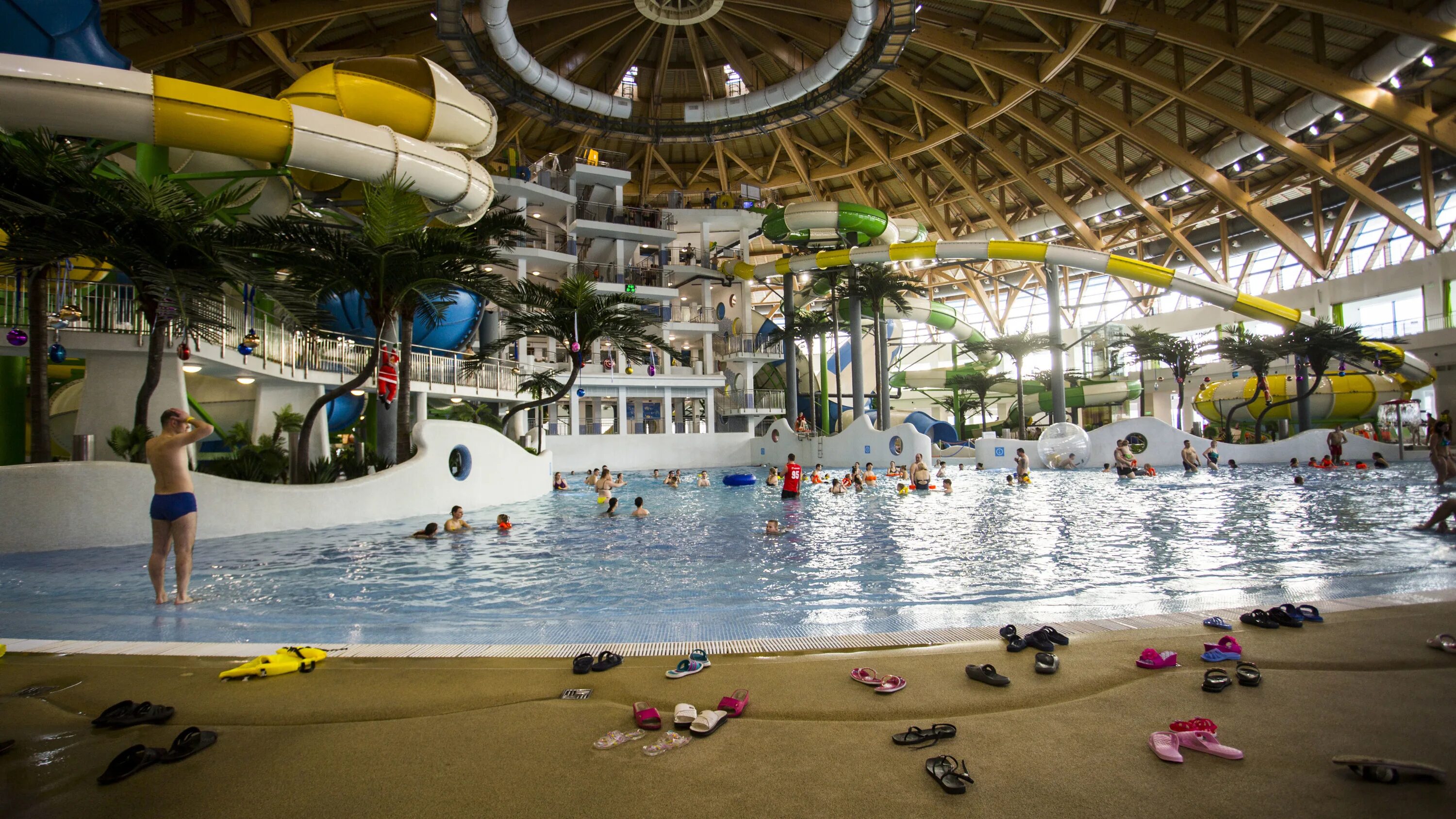 Аквапарк мореон горки. Аквапарк 16. Аквапарк 16. Мореон в ясенево банный комплексы. Аквапарк мореон голубинская.