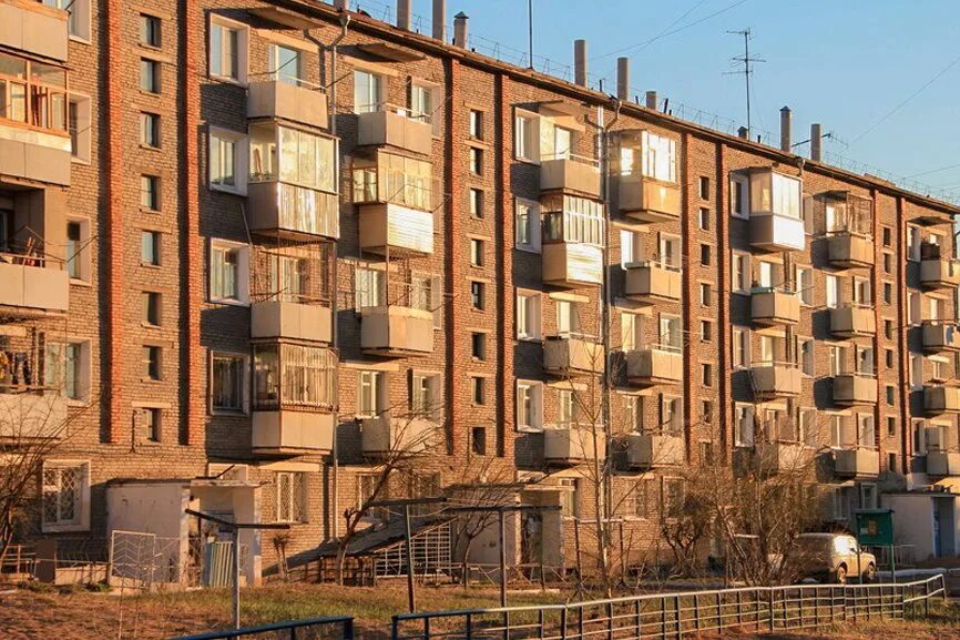 Советские жилые дома. Хрущевки на компросе 32. город орел хрущевки на набережной. хрущёвка на бутлерова. какие дома считаются хрущевками в москве.