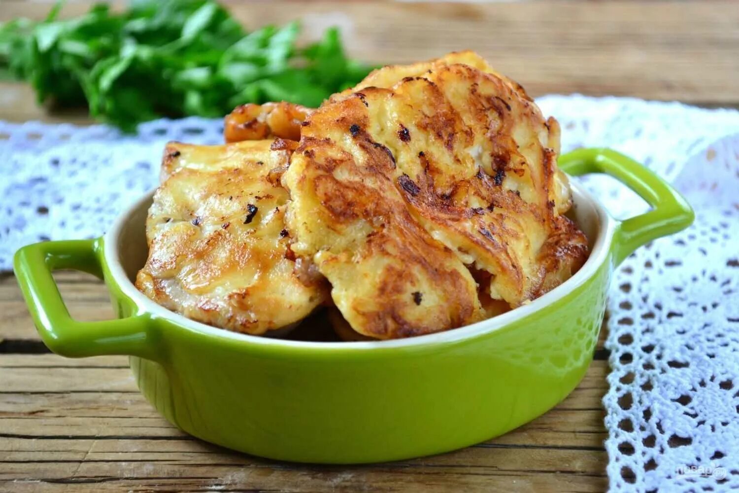 Отбивные из филе курицы на сковороде. Куриные отбивные. куриные о бивные в кляре. курица в сырном кляре. куриные отбивные в кляре.