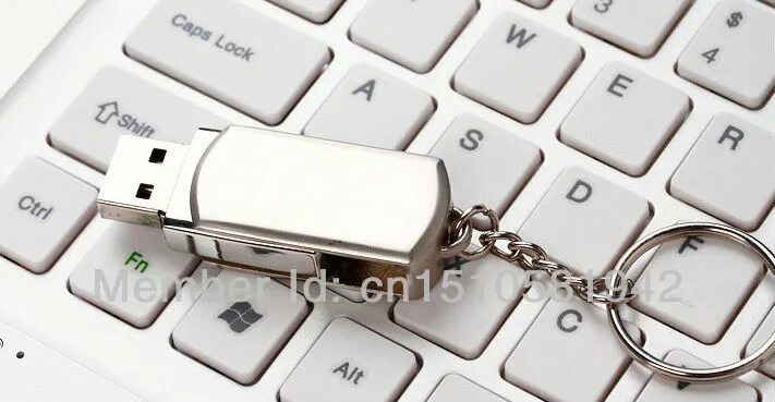 Флешка в ноутбуке. Usb flash 128 гб mirex swivel. Usb накопитель хакера. Флешка. Защита компьютера флешкой.