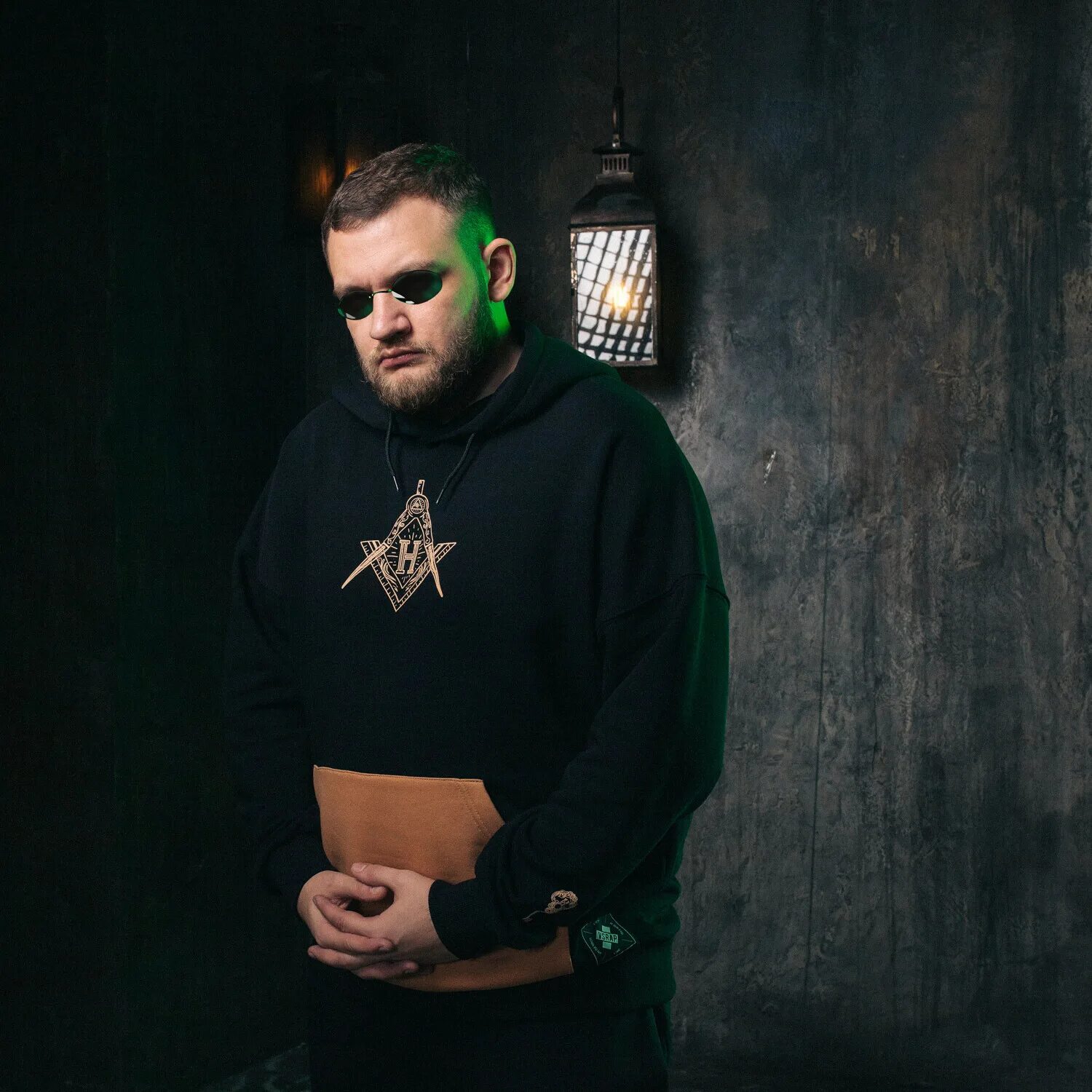 Мистер н лого. Mr n r r. Буквы mr. Авы для стандофф. ��𝓸𝓷'𝓽 𝓬𝓱𝓪𝓼𝓮𝓮.