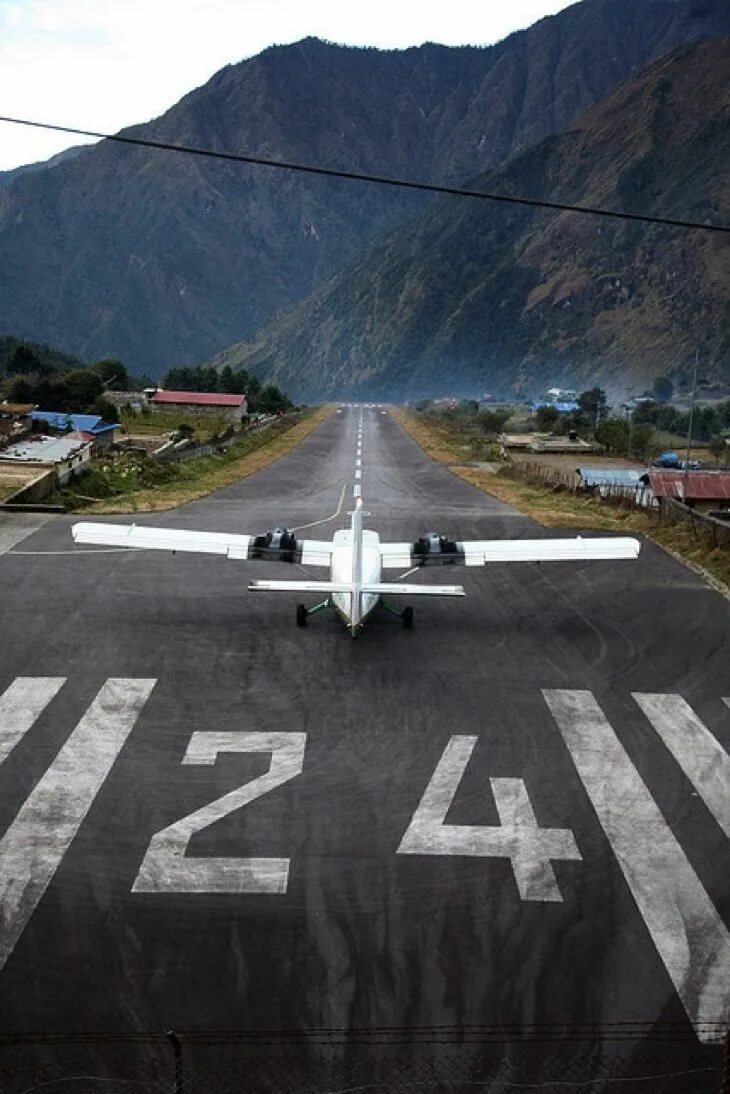Аэропорт Тенцинг-Хиллари, Лукла, Непал. Непальский аэропорт Лукла. Аэропорт Тэнцинга и Хиллари. Аэропорт имени Тэнцинга и Хиллари, Непал. Аэропорт лукла