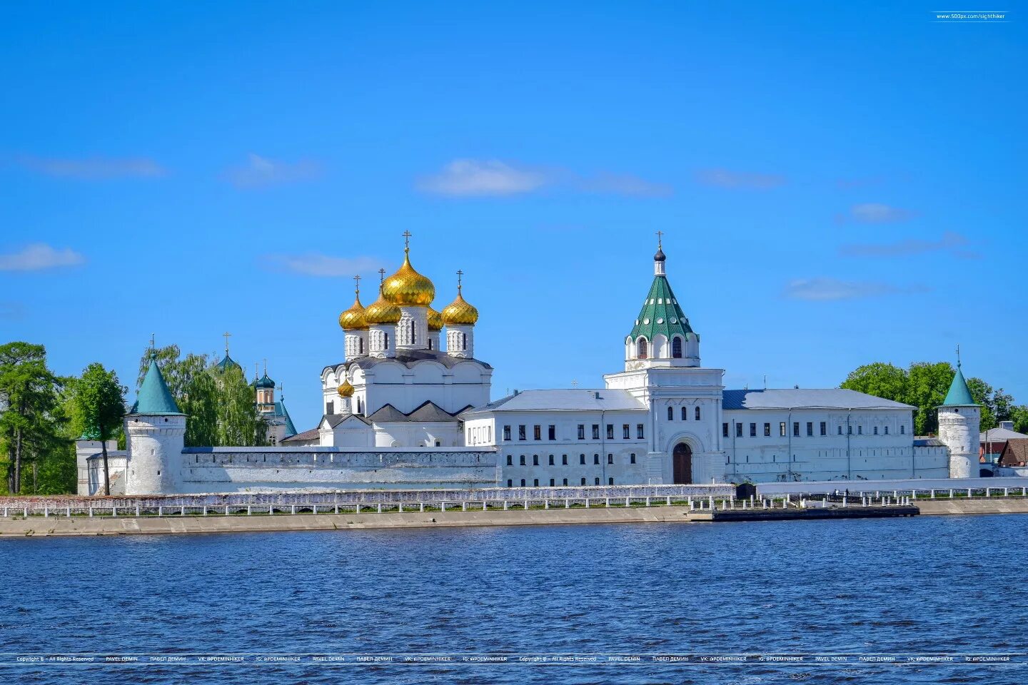 Свято троицкий ипатьевский. Свято-Троицкий Ипатьевский монастырь в Костроме. Ипатьевский монастырь Кострома. Кострома Ипатьевский монастырь в Костроме. Город Кострома. Свято-Троицкий Ипатьевский монастырь..