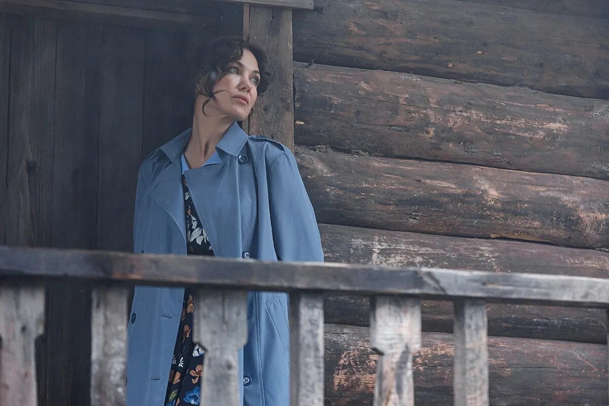 Разведчик Андрей Фролов внедряется в преступную банду в сериале "Горький 53" н