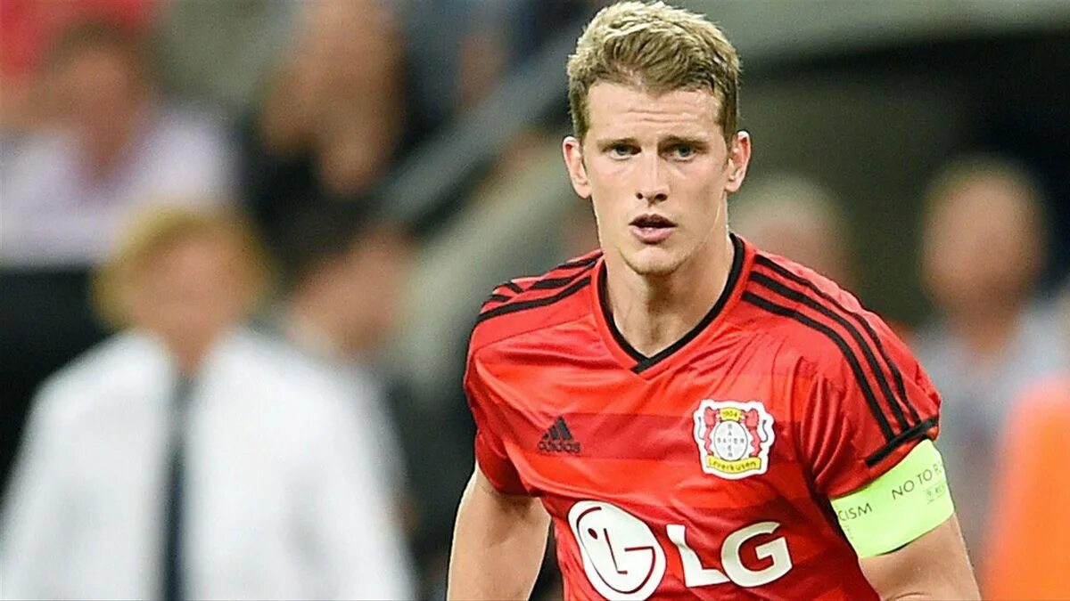 Ларс бендер. Ларс футболист. Ларс бендер футболист. Ларс бендер. Ларс бендер.