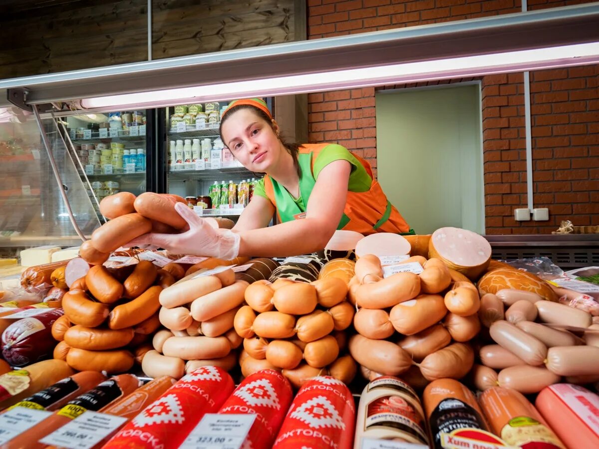 новосельцы смоленск колбасный дворик. магазин колбасный дворик смоленск. колбасный дворик смоленск внутри. колбасный дворик смоленск. миловидово колбасный дворик смоленск.