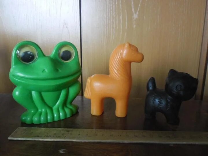 Советские игрушки. Пластиковые игрушки. Советские пластмассовые игрушки. Советские игрушки из пластика. Старые советские игрушки.