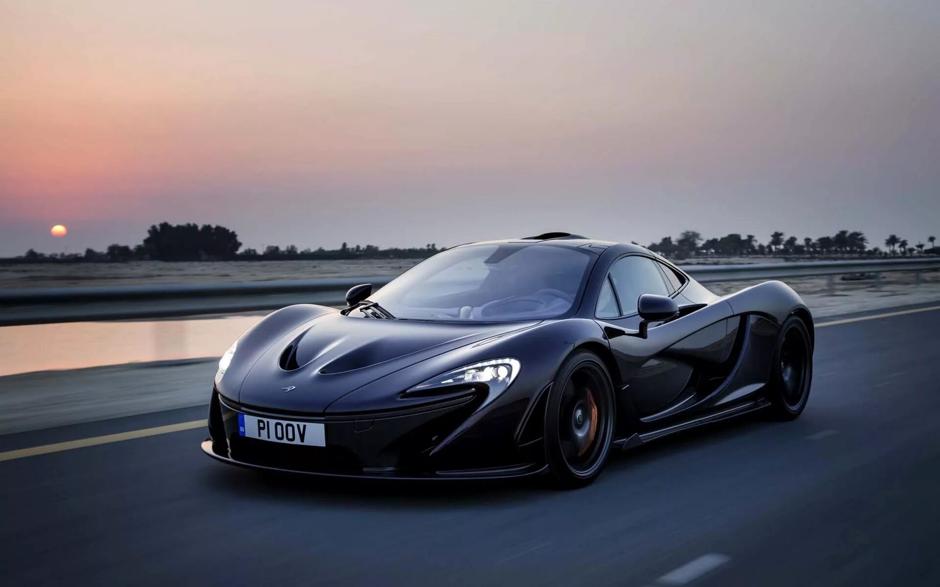 Машина mclaren. Машина MCLAREN p1. Суперкар MCLAREN p1. Макларен p1 чёрный. Макларен p1 2020.