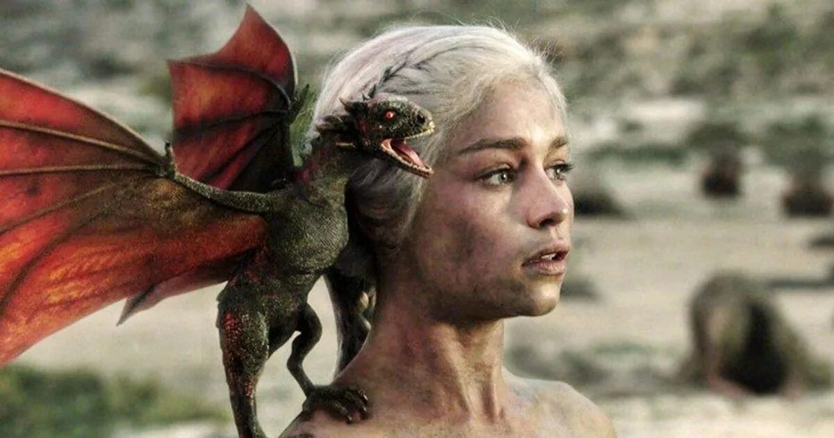 The mother of dragons. Дейенерис на драконе.