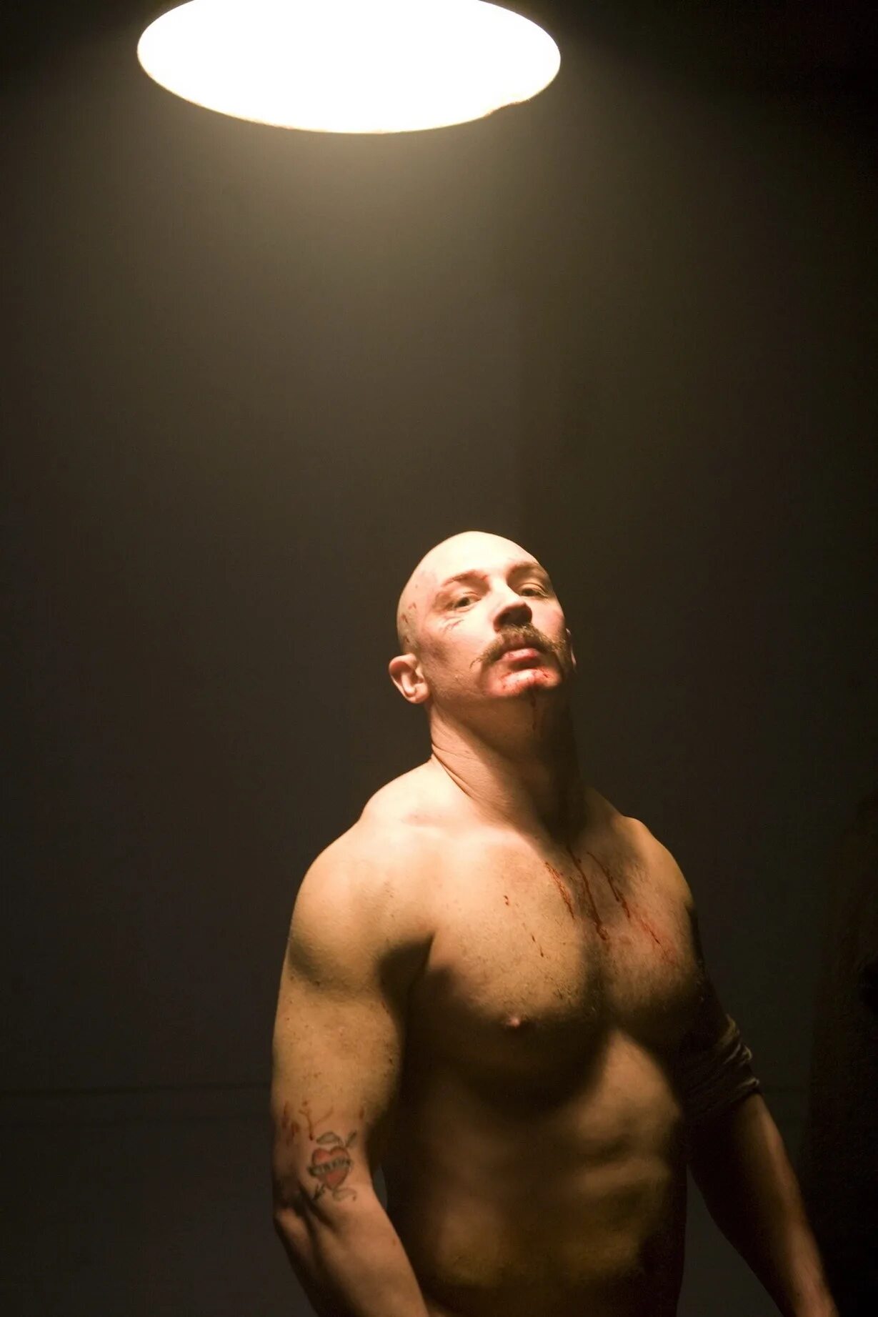 Бронсон с томом харди. Бронсон. Bronson 2008. Бронсон Bronson 2008.