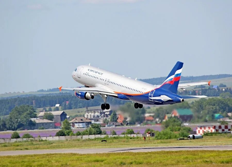 Полет на самолете пермь. Boeing 737-500 Аэрофлот Норд. Самолёт аирафлот Пермь. Самолет Пермь Москва. Москва с самолета.