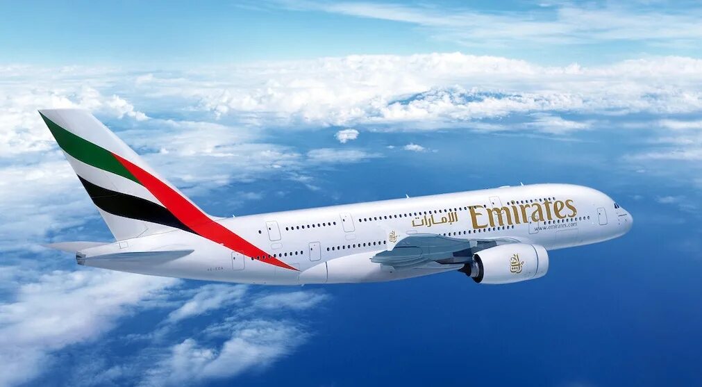 Skyline travel. Emirates. Самолеты арабские эмираты логотип. Флай эмиратес. Рекламный баннер авиакомпании Эмирейтс.