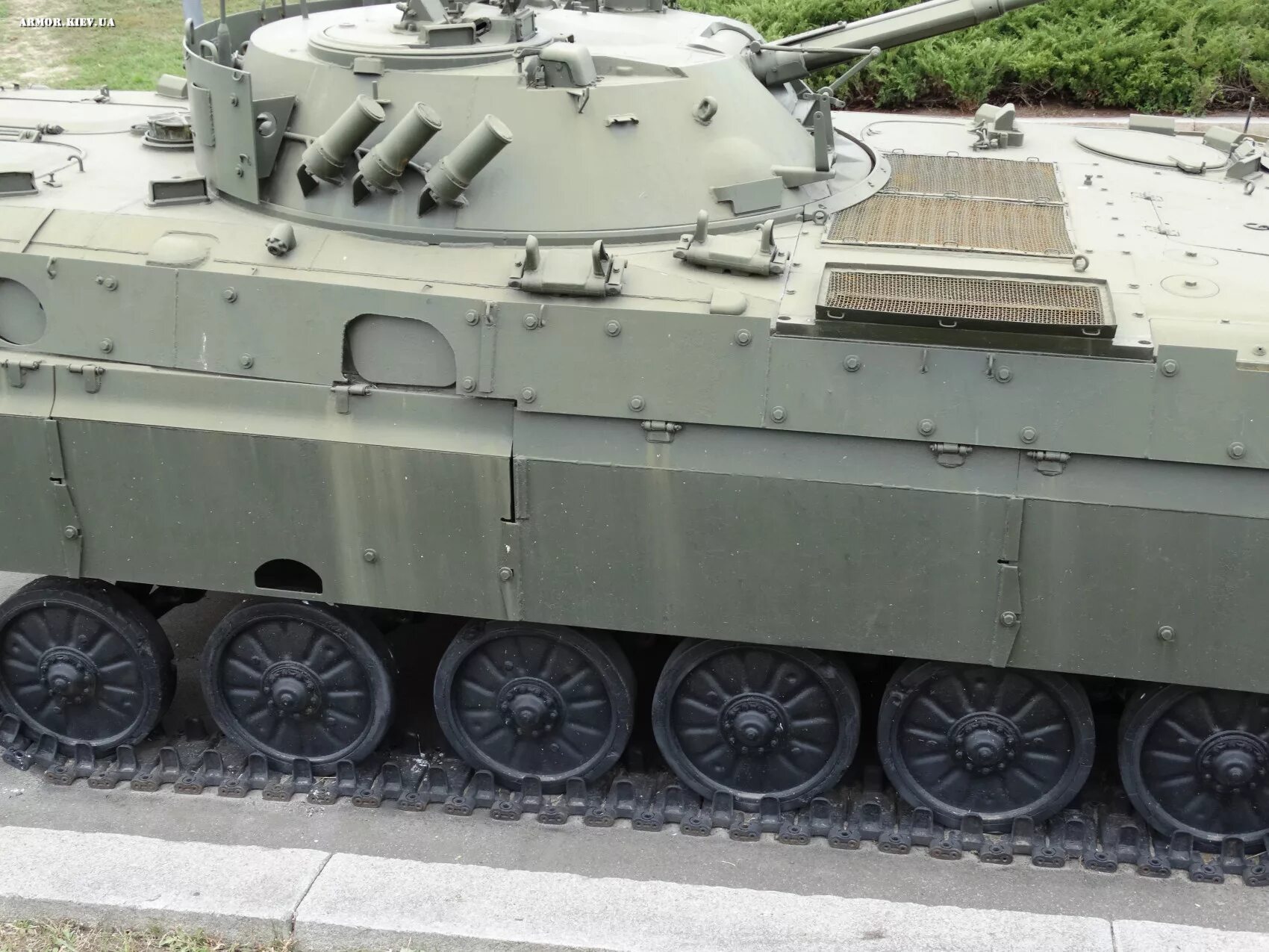 броня бмп 2. бмп 2м курганский вариант. толщина брони бмп 2. бмп 2 люки. бмп 2 схема бронирования.