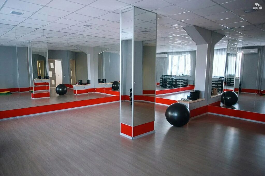 Спортзал курск клыкова. Как выглядит спортзале в курске. Фитнес клуб академия курск. Спортзал курск. Адреналин курск победа.