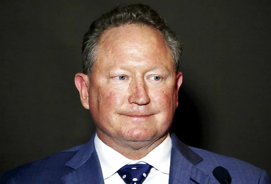 мужчины пожимают руки. рукопожатие бизнесменов. австрийский миллиардер клайв палмер. бизнесмены австралии. Andrew forrest australian billioner.