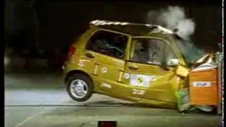 2112 краш тест. Краш тест дэу. Краш тест daewoo nubira. Краш тест дэу эсперо. Авторевю daewoo matiz.