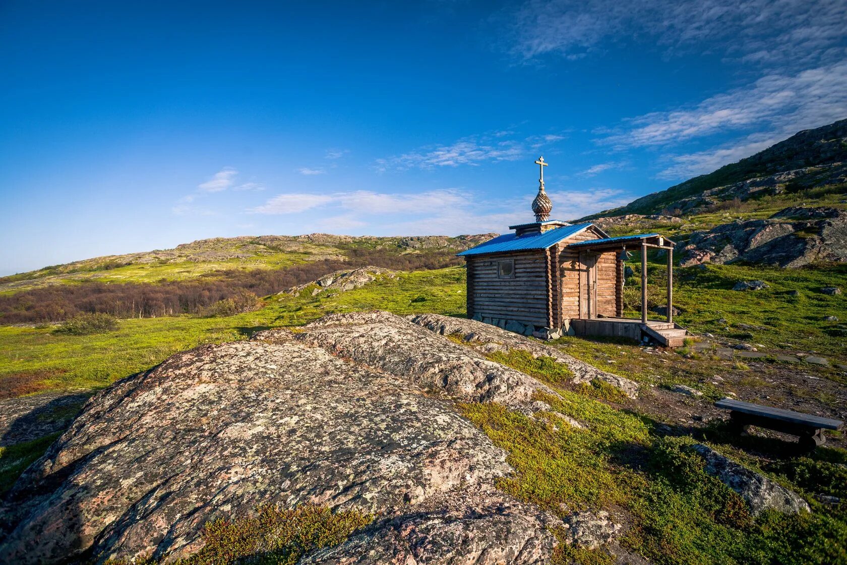 Полуостров рыбачий мурманская область. Мурманск природа кольский полуостров. Хибинские горы апатиты. Горный перевал муста-тунтури. Глэмпинг на кольском.