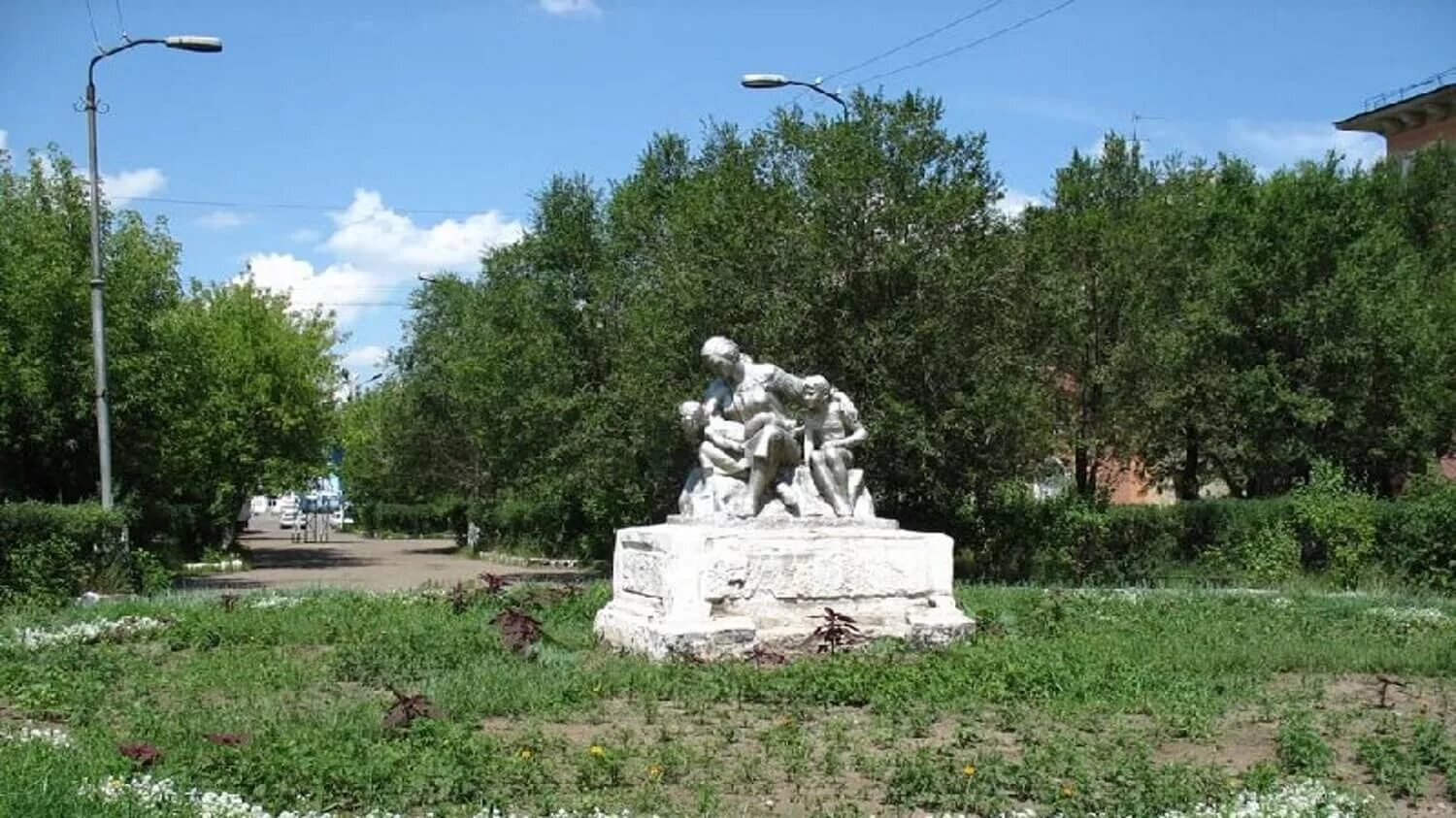 Сарань Обелиск. Обелиск в городе Сарани Карагандинской области. Памятники города Сарань. Город сарань карагандинская область