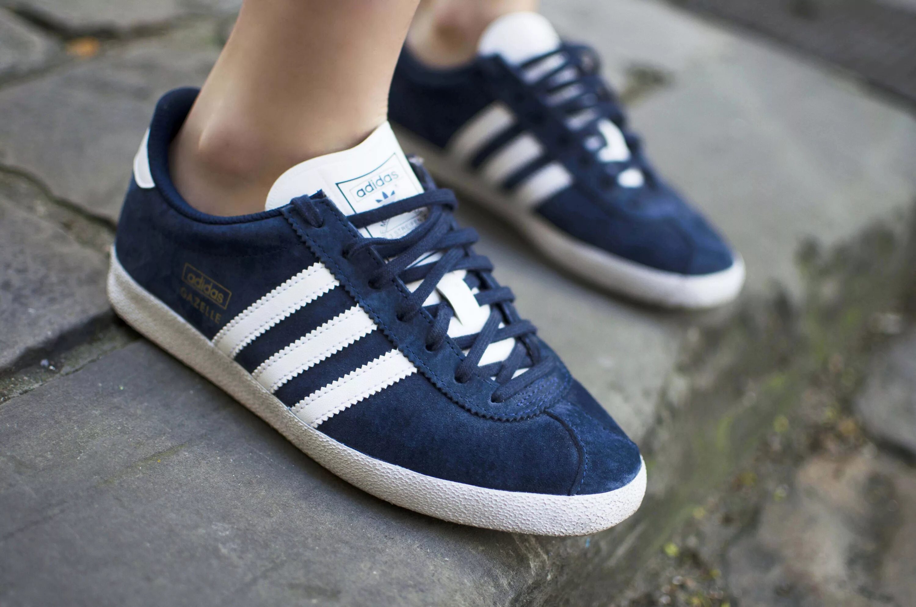 Кроссовки похожие на адидас. Adidas Originals Gazelle. Кроссовки adidas Gazelle. Adidas Gazelle в 90. Кроссовки adidas Gazelle мужские.