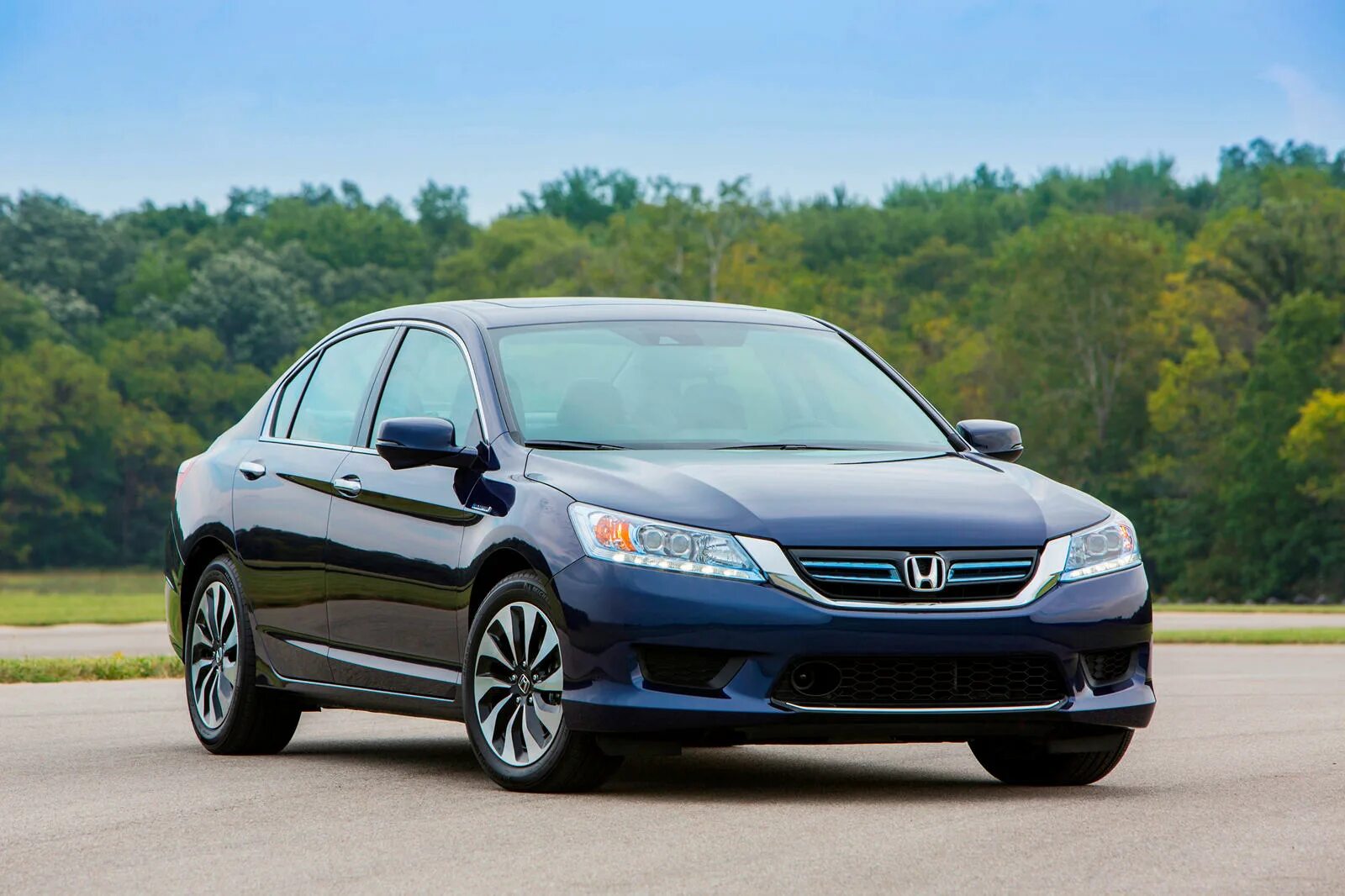 Аккорд тек. Honda accord hybrid 2014. honda accord hybrid 2015. хонда аккорд гибрид 2015. honda accord 2012 гибрид.