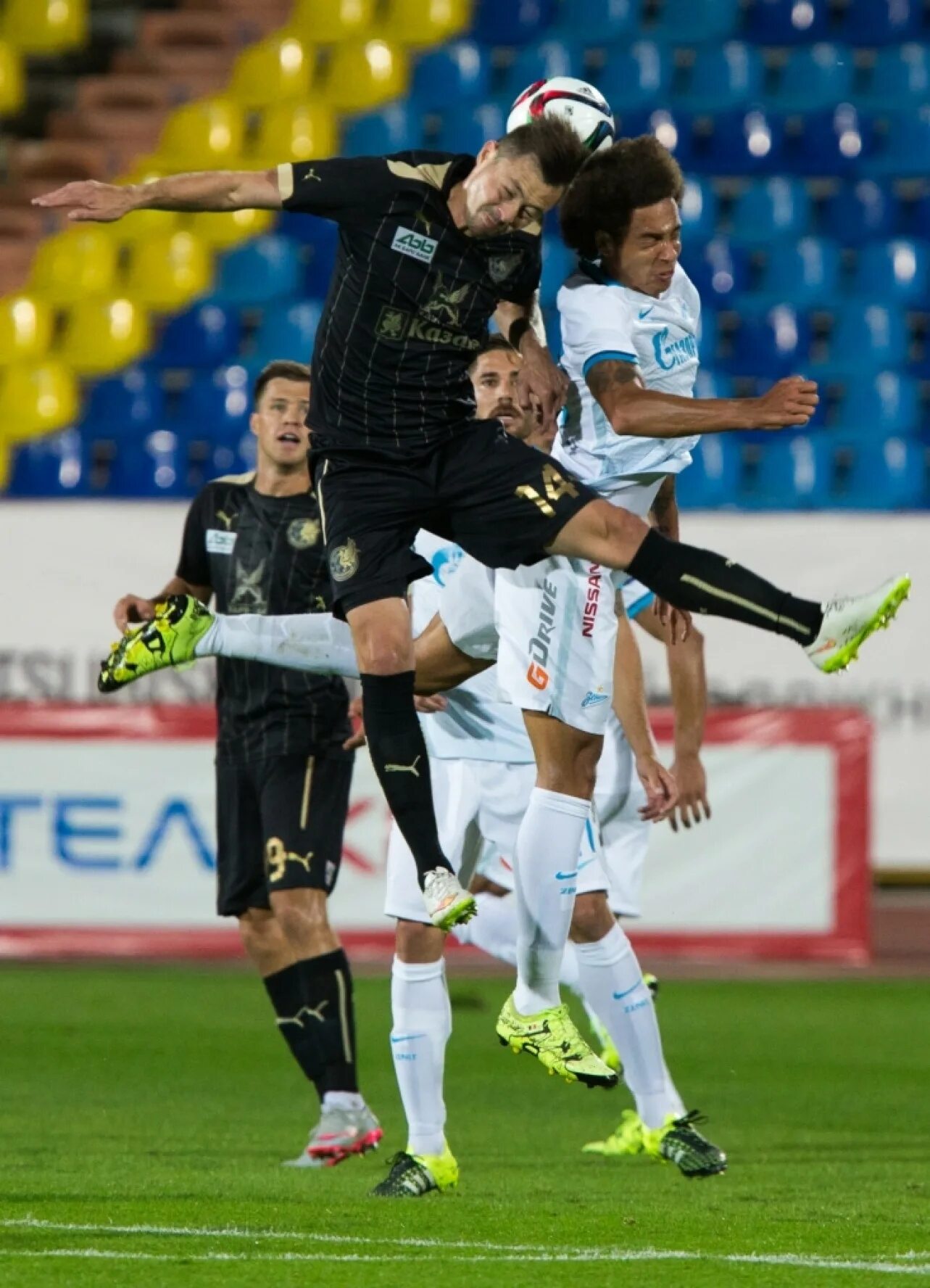 Рубин 16. Рубин зенит витсель. зенит 2015/16. аксель фк казань.