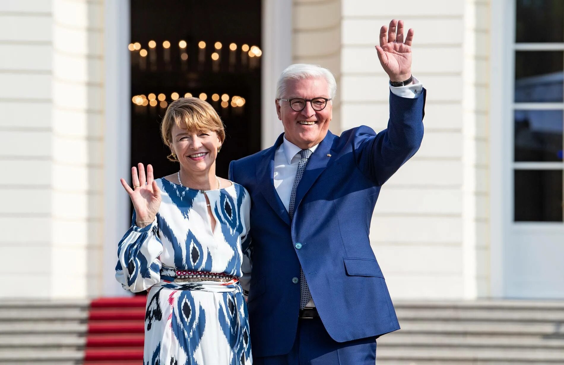 Первая леди германии. Эльке бюденбендер и франк-вальтер штайнмайер. Эльке бюденбендер. Дочь президента германии. Франк-вальтер штайнмайер семья.