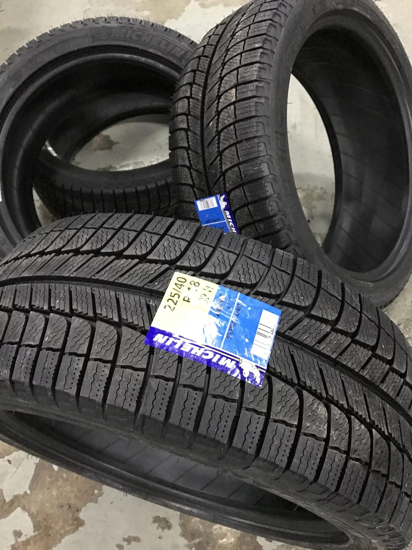 Купить резину мишлен r16. Резина Мишлен x Ice 17 радиус липучка. Michelin зимняя липучка. 185 65 15 Липучка резина Мишлен. Мишлен шины studless.