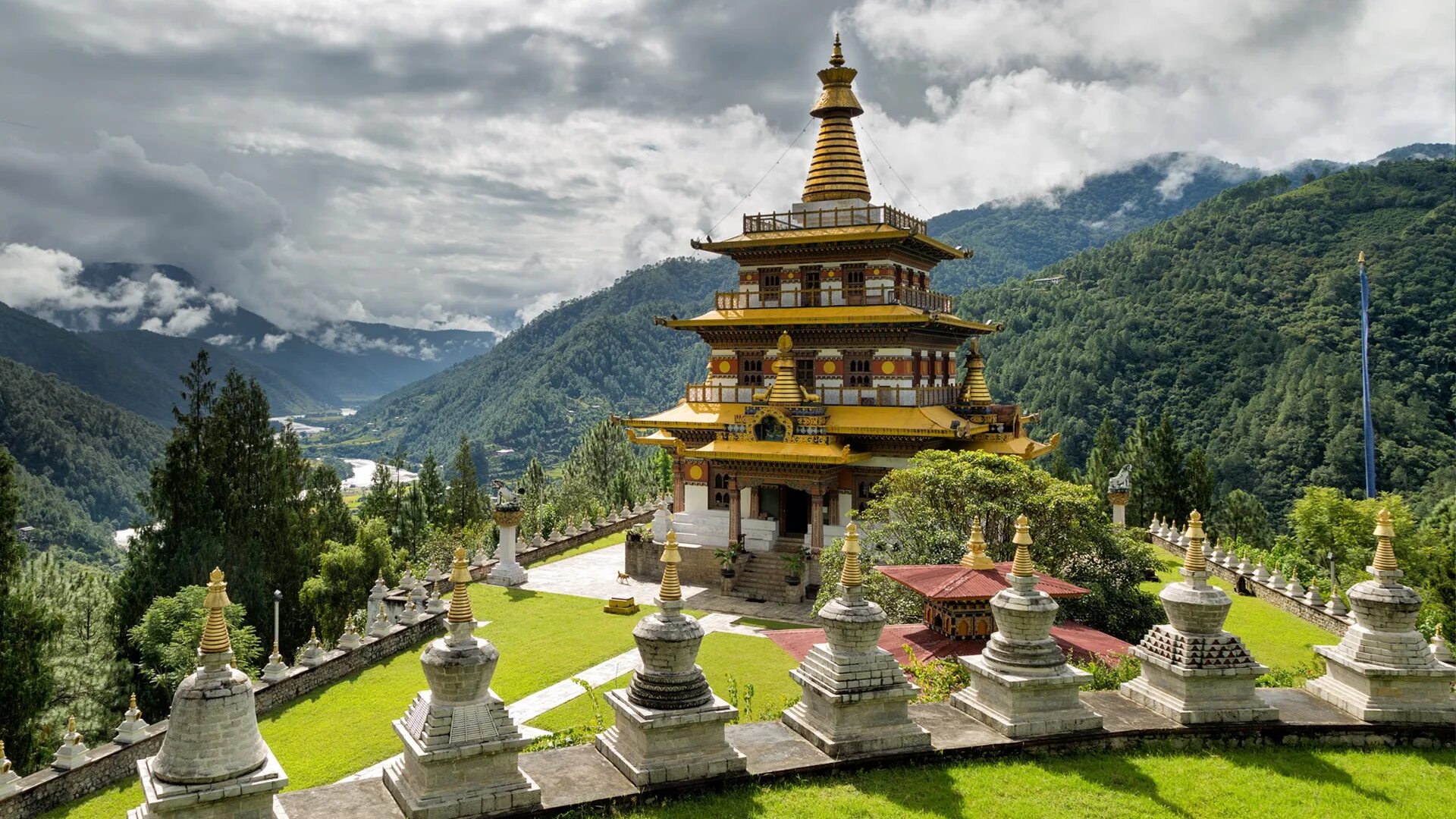 Бутан города. Бутан столица Тхимпху. Тхимпху-чортен. Достопримечательность бутан Тхимпху. Бутан Гималаи.