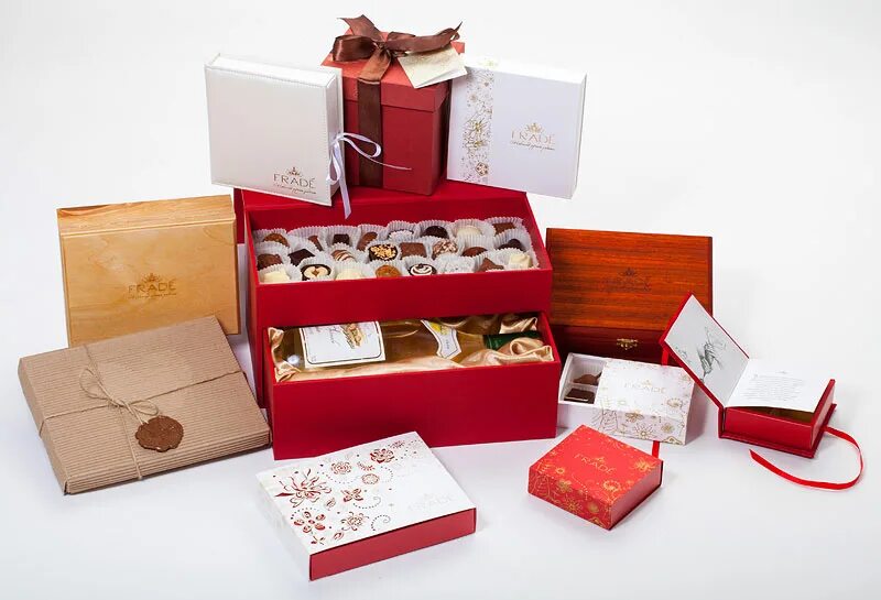 Сувенирная продукция. Шоколадные наборы с логотипом компании. Сувенирная продукция с логотипом. Брендированные наборы. Корпоративные подарки с логотипом.