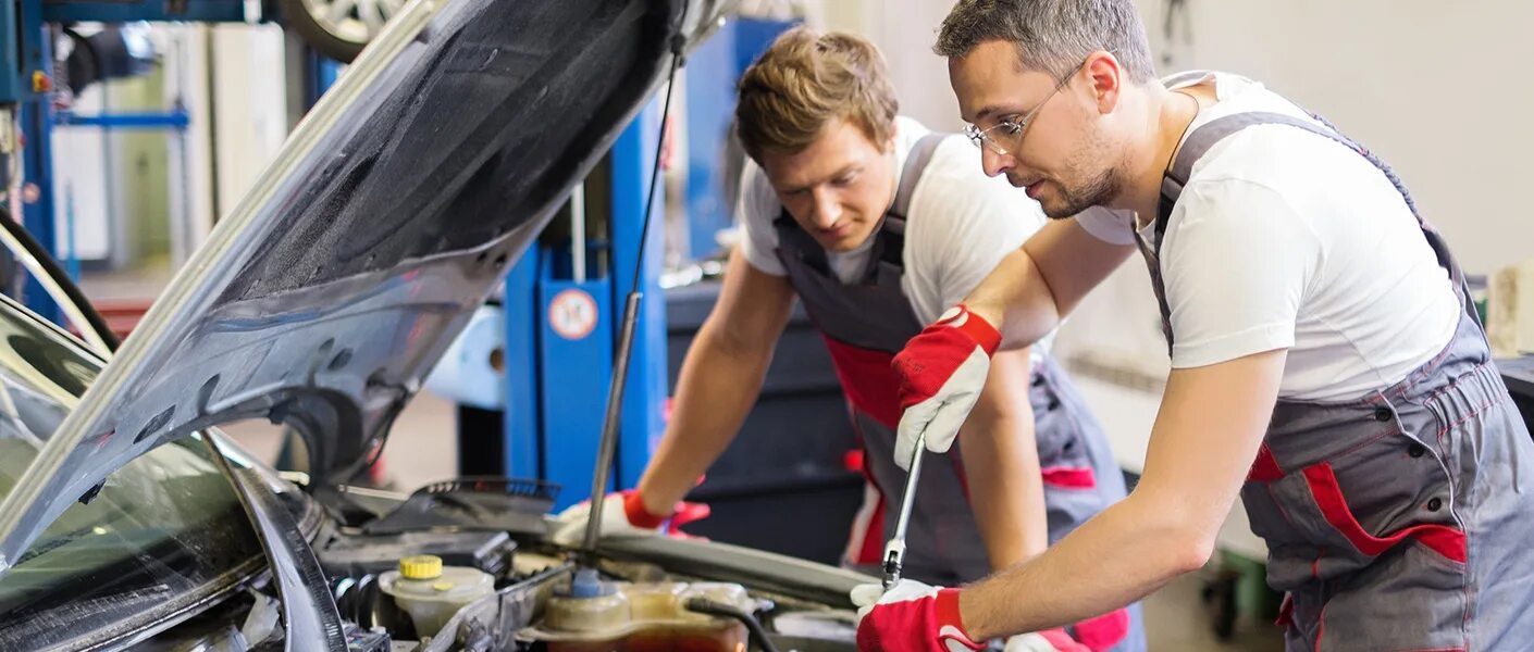 Проведение сервисных работ. Машина технического обслуживания. Техосмотр автомобиля. Красивые автомобили для автосервиса. Сто авто.