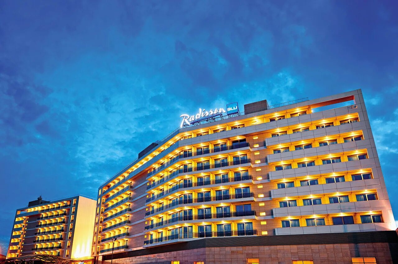 Radisson blu resort адлер. Рэдиссон блю москва гостиница. Radisson blu hotel белорусская. Барселона рэдиссон блю ресепшн. Отель radisson blu belorusskaya москва.