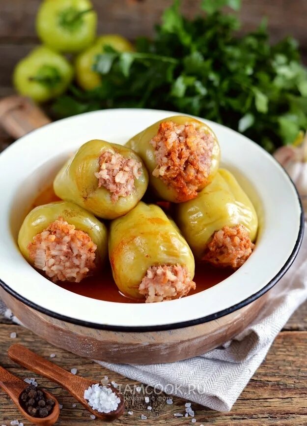 Рецепт перцев. Перец фаршированный. перец фаршированный мясом. перчики фаршированные мясом. фаршированные перцы рецепт.