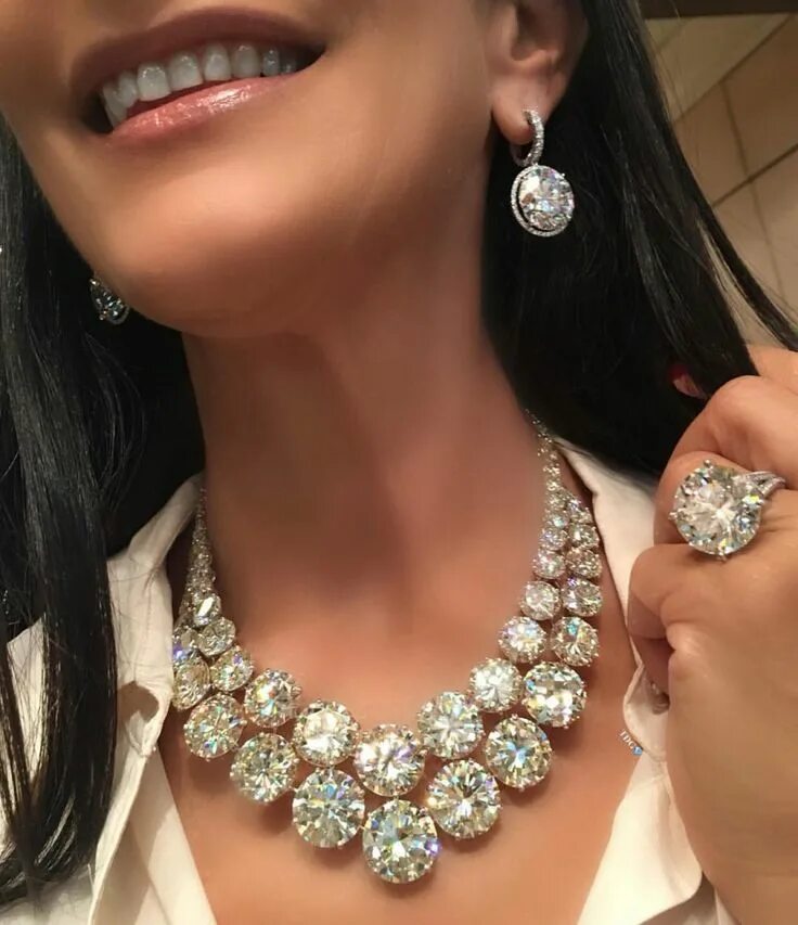 Pin by Manoj kadel on Diamond necklaces colour stone & perls jewellery Beautiful