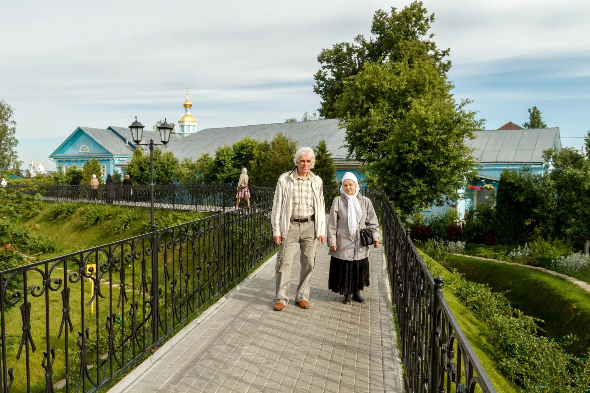 Погода в дивеево на неделю. Паломники в Дивеево. Дивеево трудники.