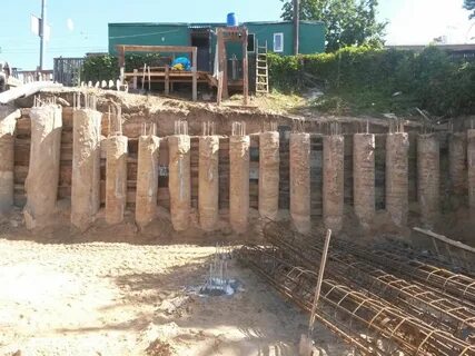 Подпорная стена на сваях