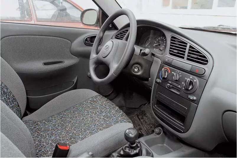 Как включить сенс. Daewoo lanos салон. заз ланос салон. заз-daewoo sens. заз сенс салон.