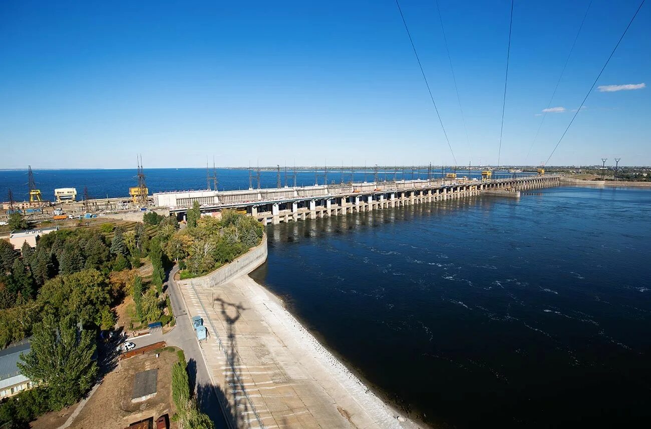 Волгоград какая вода. Волжская ГЭС Волгоград. Река Волга Волжская ГЭС. Волжская ГЭС, Г. Волжский.. Волгоградская дамба ГЭС.