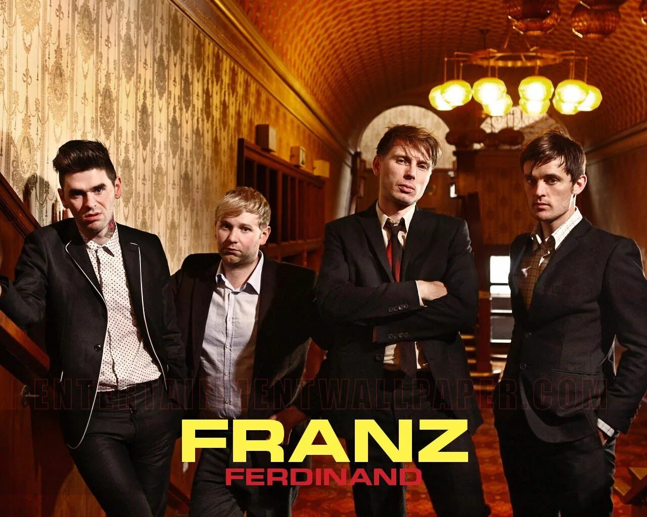 Слушать franz ferdinand. Franz ferdinand. franz ferdinand 2004. franz ferdinand 2004 album. franz ferdinand franz ferdinand.