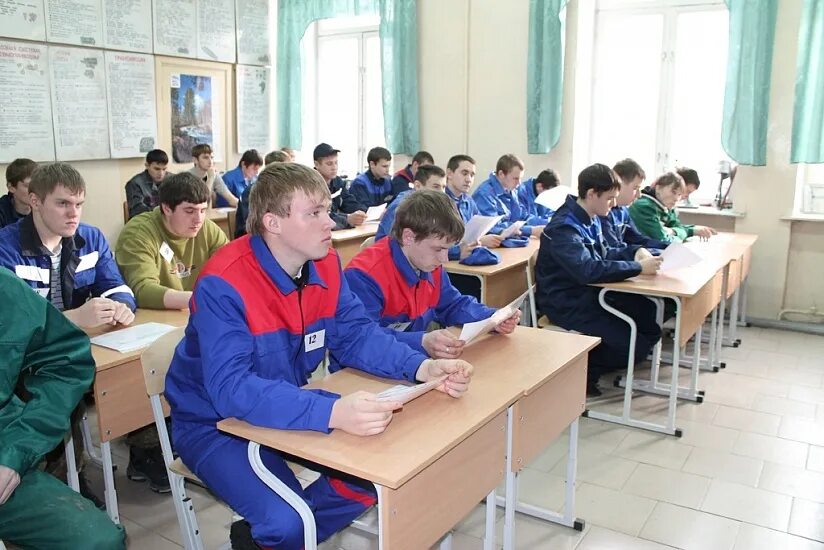 Пермь колледж 11 класс. Пермский техникум отраслевых технологий пермь. обвинская 10 а пермь техникум. пермский торгово-технологический колледж обвинская 10а. г пермь училище 39.