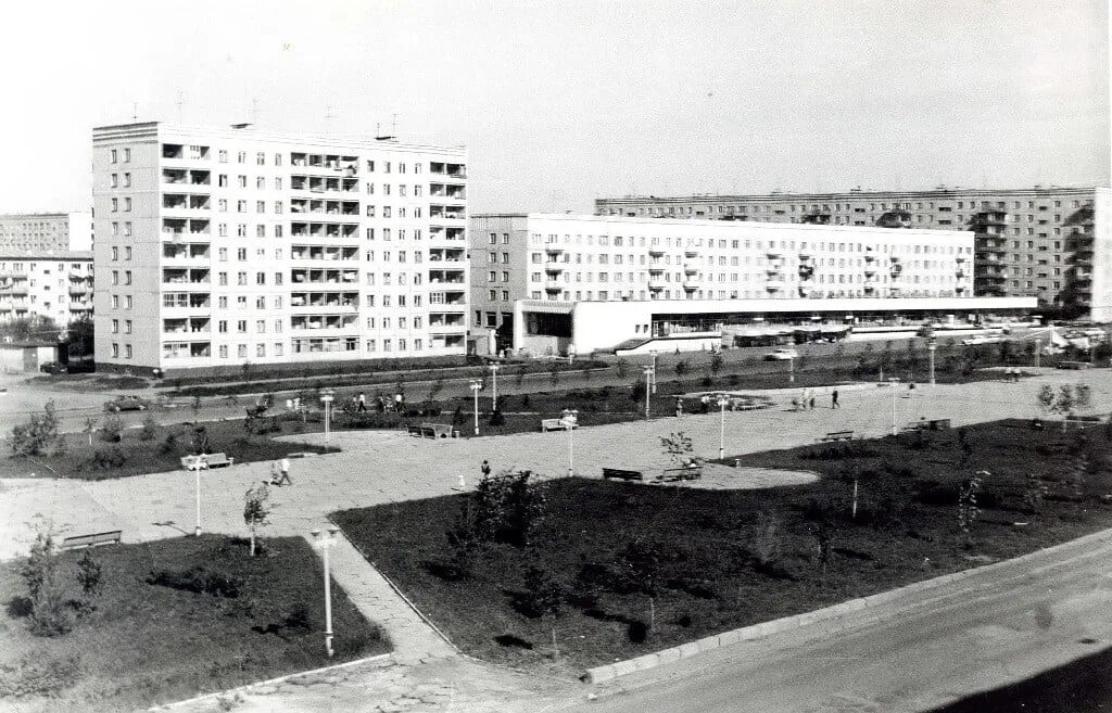 Ретро программа кемерово. Старый бульвар строителей кемерово. бульвар строителей кемерово в 80 годы. старое кемерово 1970. кемерово в 1980 годы.