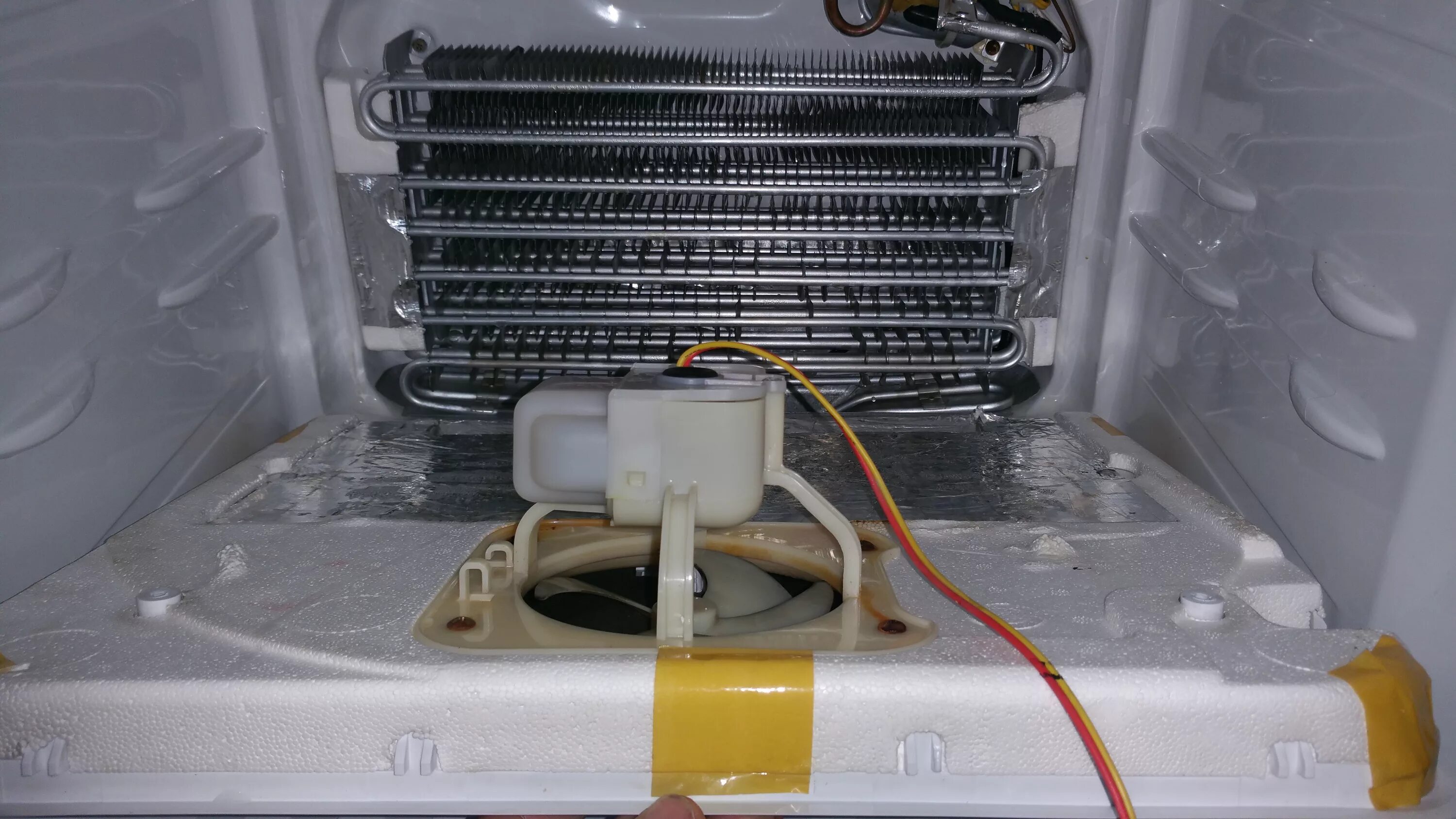 холодильник индезит ноу фрост морозилка. ремонт самсунг ноу фрост. ноуфрос. холодильник самсунг не отключается. холодильник lg ноу фрост.