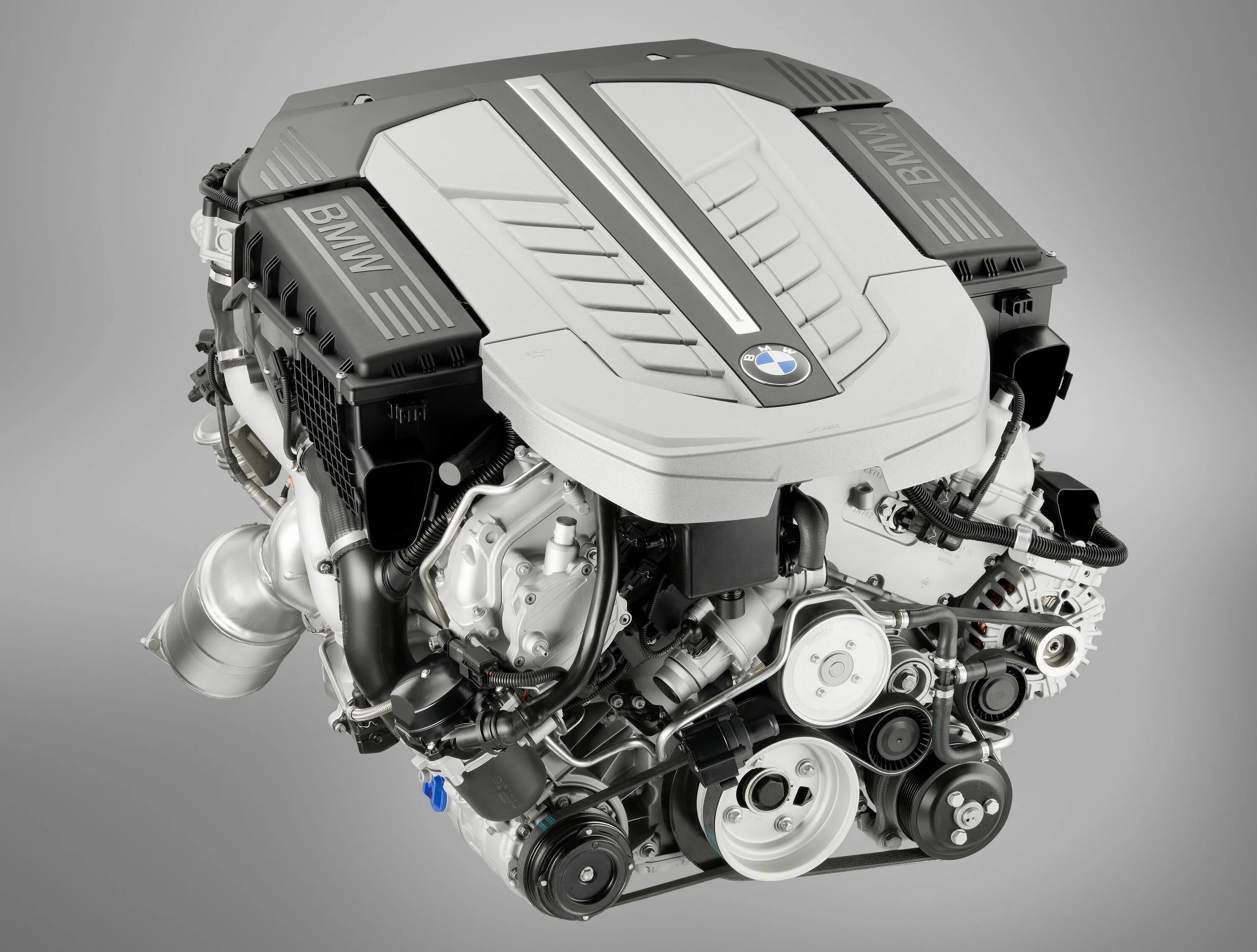 Лучшие дизеля бмв. Бмв в12 мотор. мотор v12 бмв. bmw i760 engine. мотор v12 бмв е65.