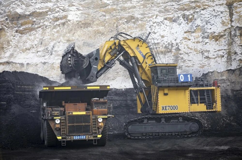 Caterpillar 6090 fs excavator. Экскаватор катерпиллер 352. Jcb 460 экскаватор. Гусеничный экскаватор в карьере. Экскаваторы.