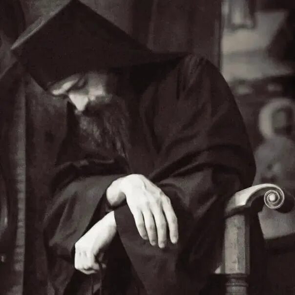 Старинная молитва монахов отча. Православный монах. монах молится. инок молится. молитва монаха.